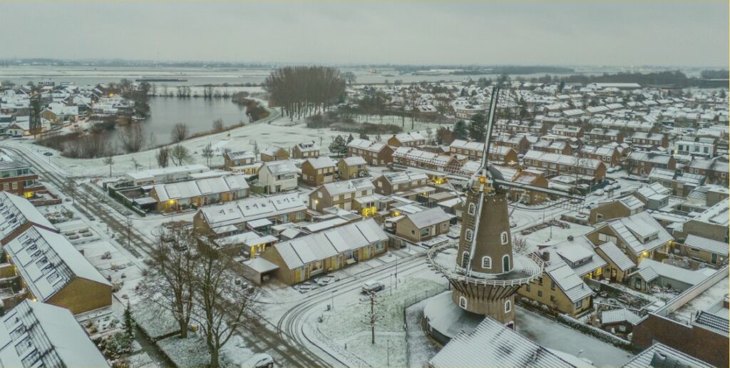 Foto van Beneden-Leeuwen in winterse omstandigheden